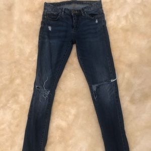 Blank NYC knee rip jeans in size 28